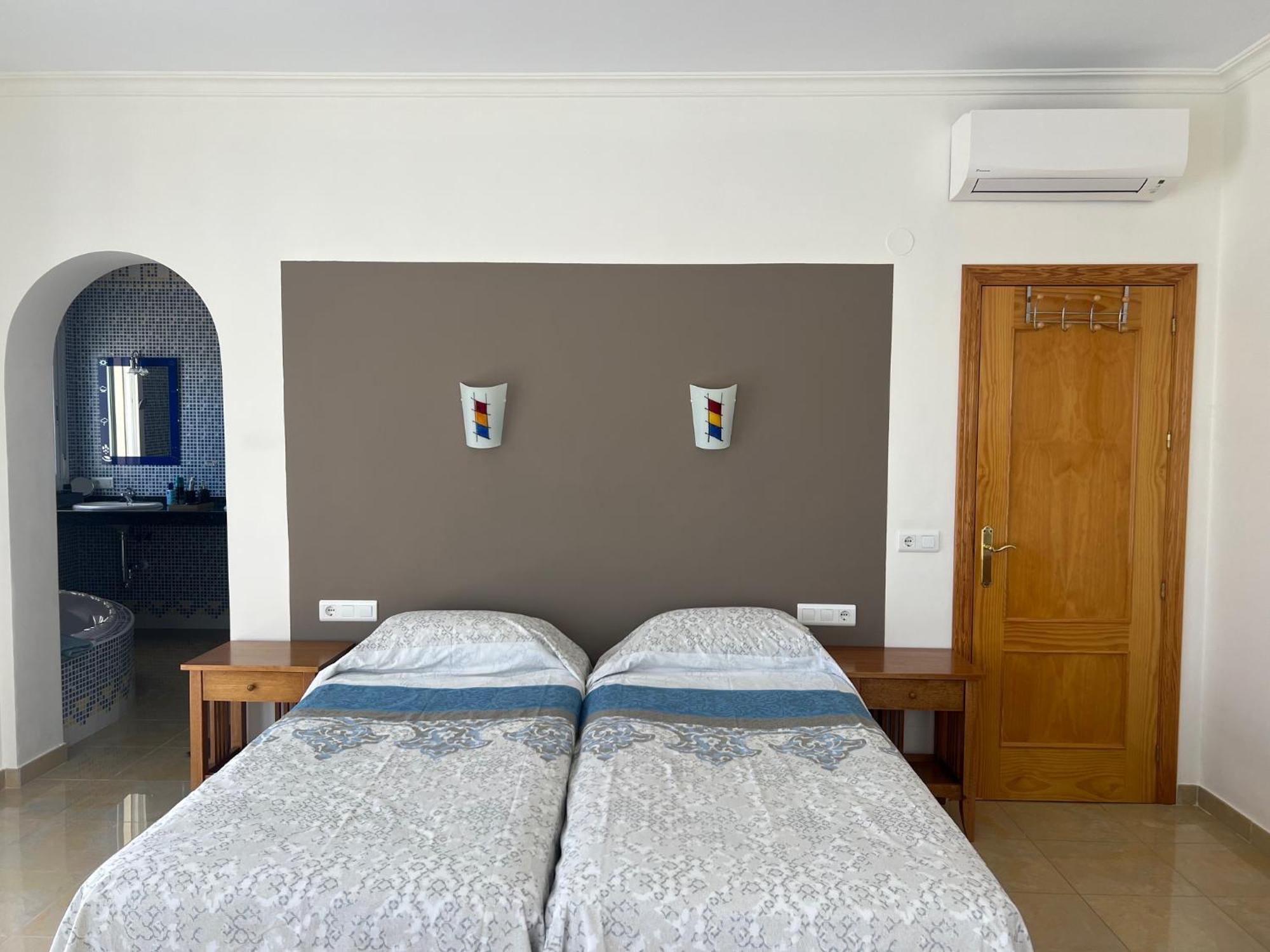 Villa Camakini With Heated Pool And Sea View Arenas  Bagian luar foto